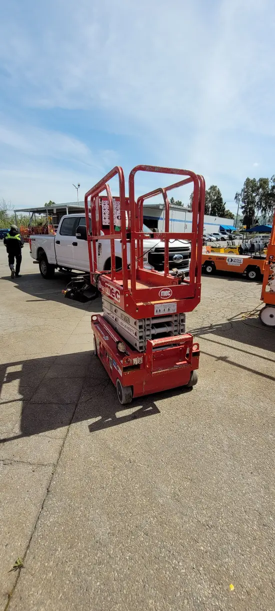 2018 MEC 1330SE Scissor Lift