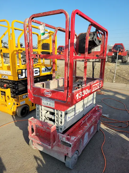 2017 MEC 1330SE Scissor Lift