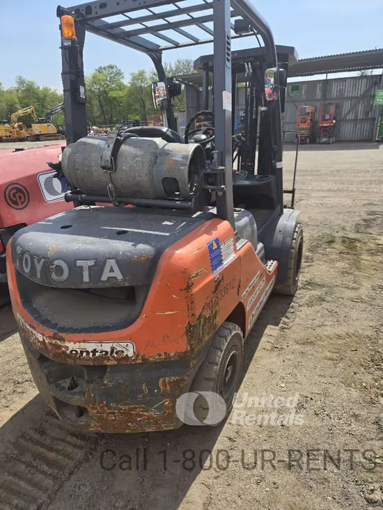 2018 Toyota 8FGU30 Warehouse Forklift
