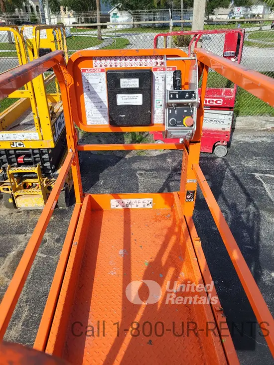 2021 Snorkel S3215E Scissor Lift
