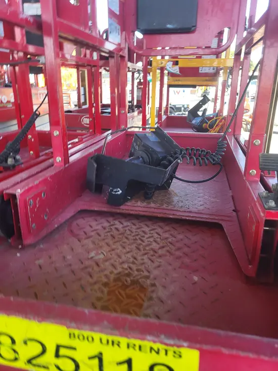 2018 MEC MICRO 19 Scissor Lift
