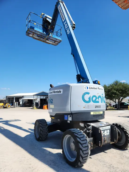 2016 Genie Z-62/40 Articulating Boom Lift