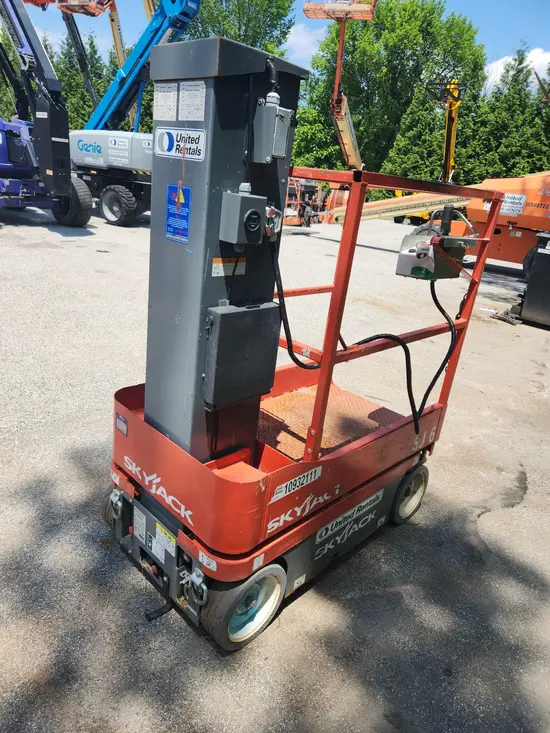 2019 Skyjack SJ16 Self-Propelled One-Person Lift