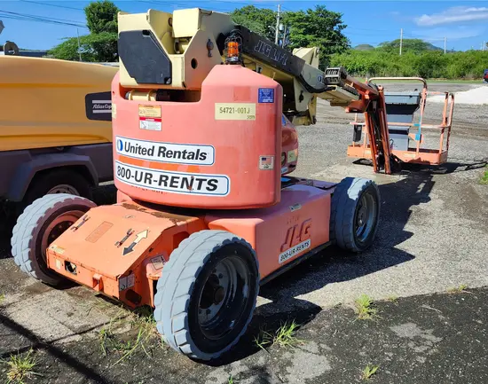 2013 JLG E400AJP Articulating Boom Lift