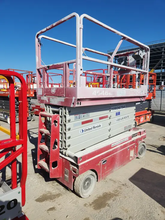 2018 MEC 4046SE Scissor Lift