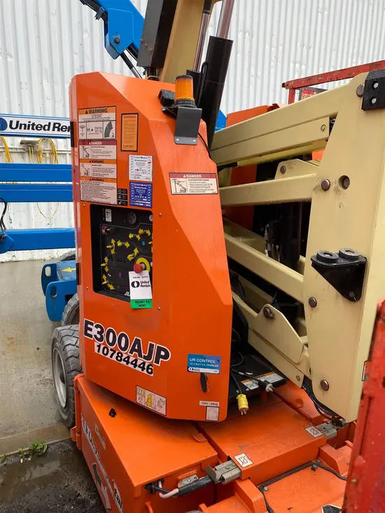 2018 JLG E300AJP Articulating Boom Lift