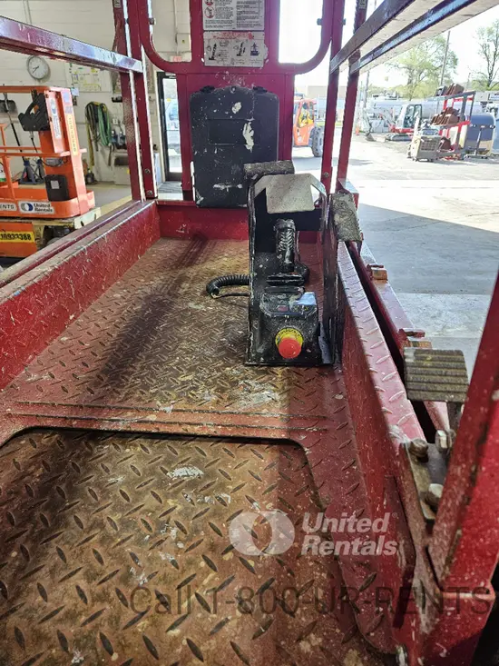 2017 MEC 1930SE Scissor Lift