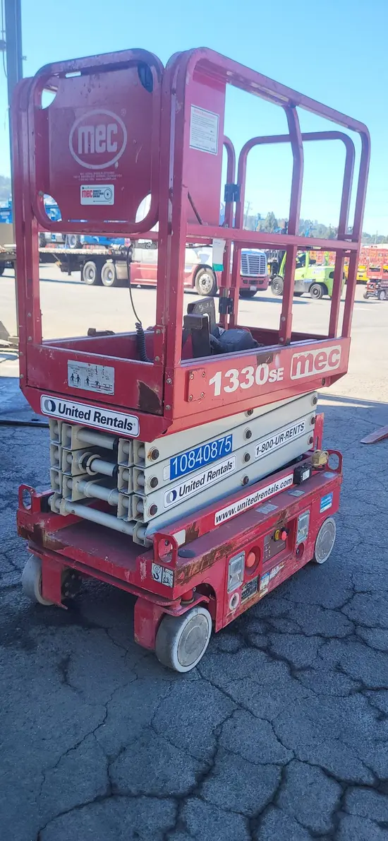 2018 MEC 1330SE Scissor Lift