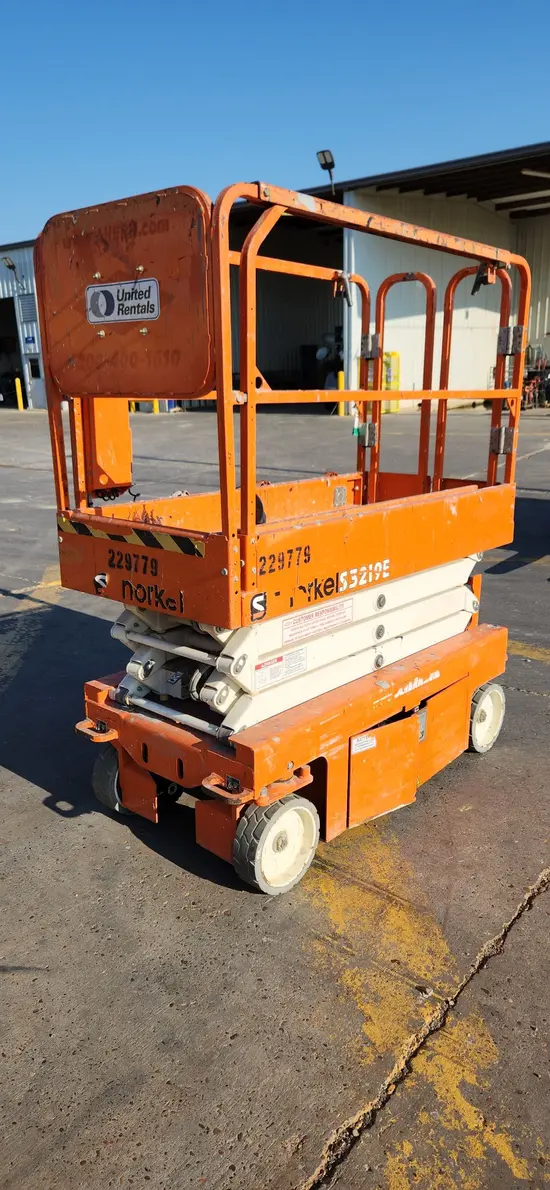 2019 Snorkel S3219E Scissor Lift