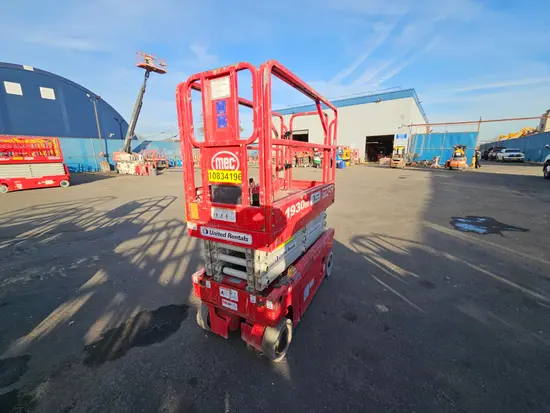 2018 MEC 1930SE Scissor Lift