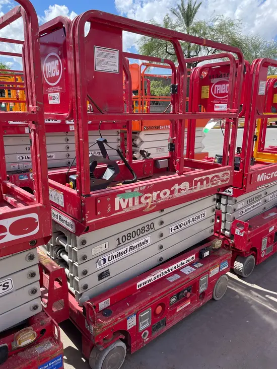 2018 MEC MICRO 19 Scissor Lift