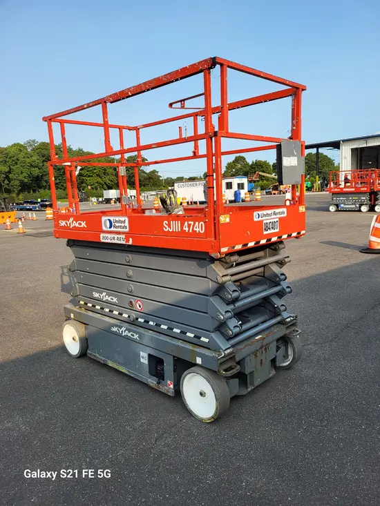 2018 Skyjack SJIII4740 Scissor Lift
