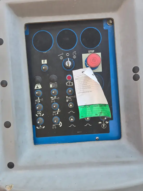 2013 Genie Z-60/34 Articulating Boom Lift