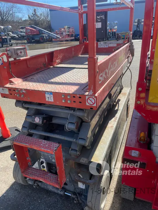 2018 Skyjack SJIII3219 Scissor Lift
