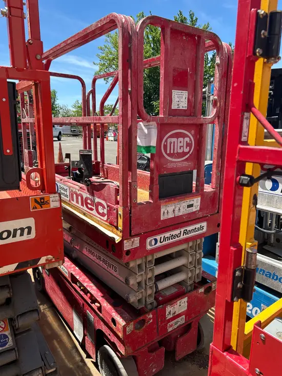 2018 MEC 1930SE Scissor Lift