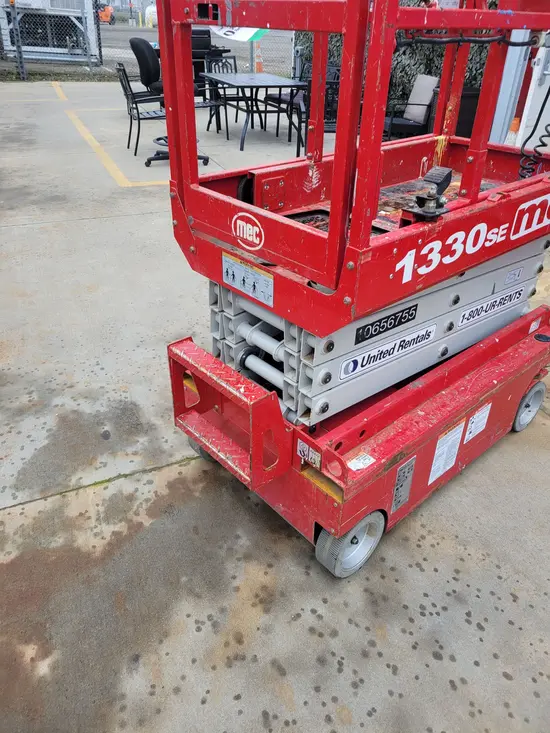 2017 MEC 1330SE Scissor Lift
