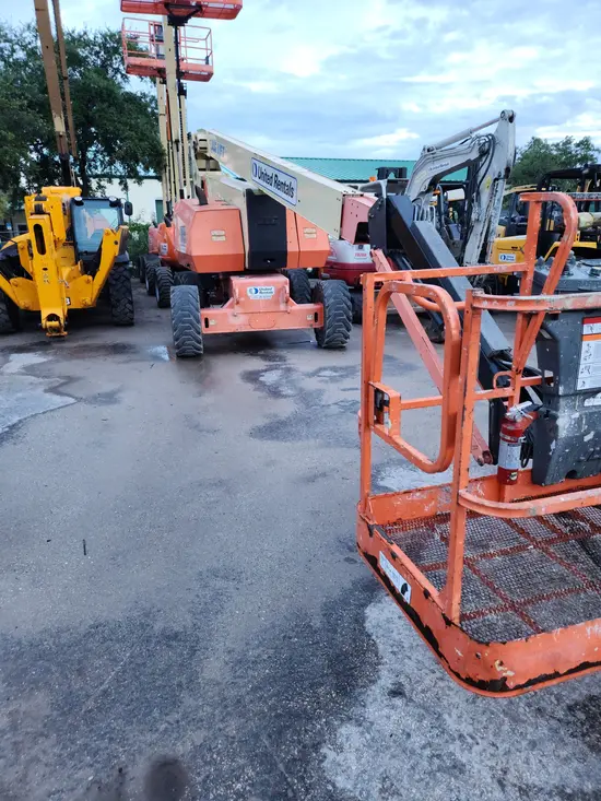 2016 JLG 800AJ Articulating Boom Lift