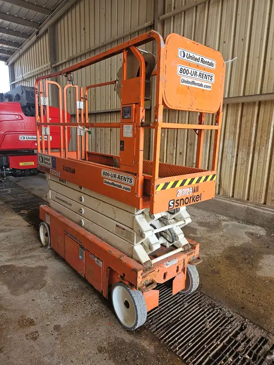 2018 Snorkel S3226E Scissor Lift