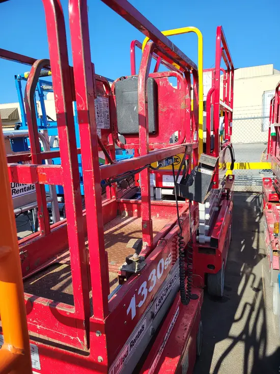2018 MEC 1330SE Scissor Lift
