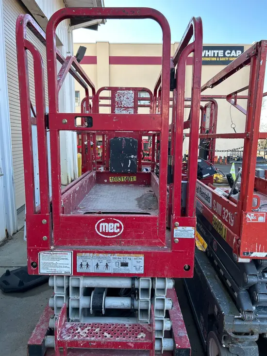 2018 MEC 1930SE Scissor Lift