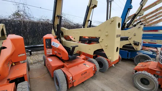 2013 JLG E400AJPN Articulating Boom Lift