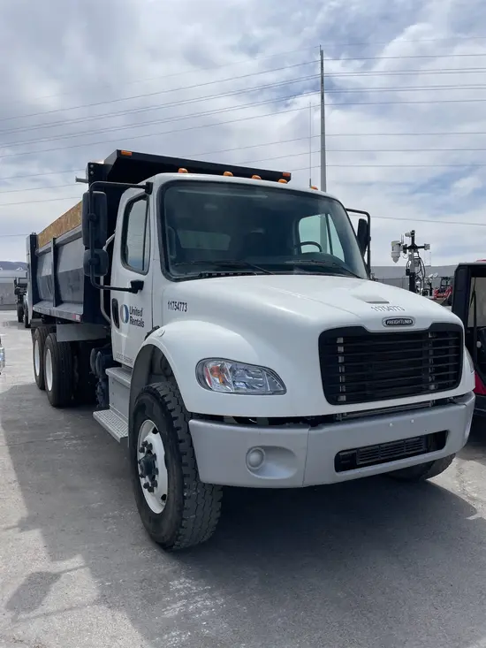 2024 Freightliner M2-106 Truck