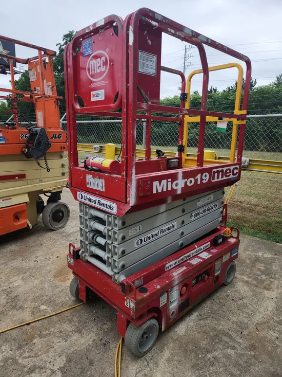 2018 MEC MICRO 19 Scissor Lift