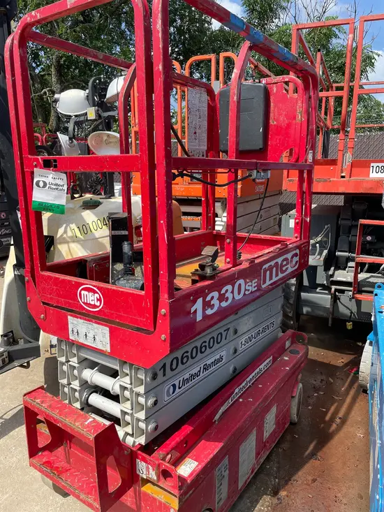 2017 MEC 1330SE Scissor Lift
