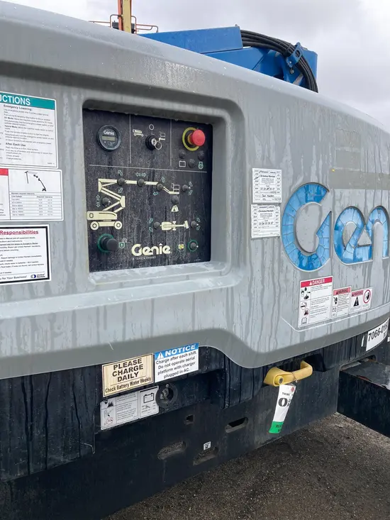 2016 Genie Z-60/37FE Articulating Boom Lift