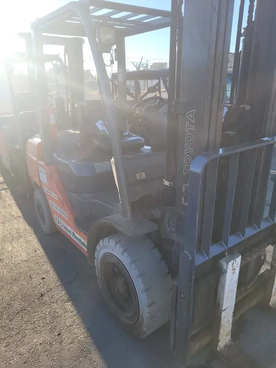 2018 Toyota 8FDU30 Warehouse Forklift