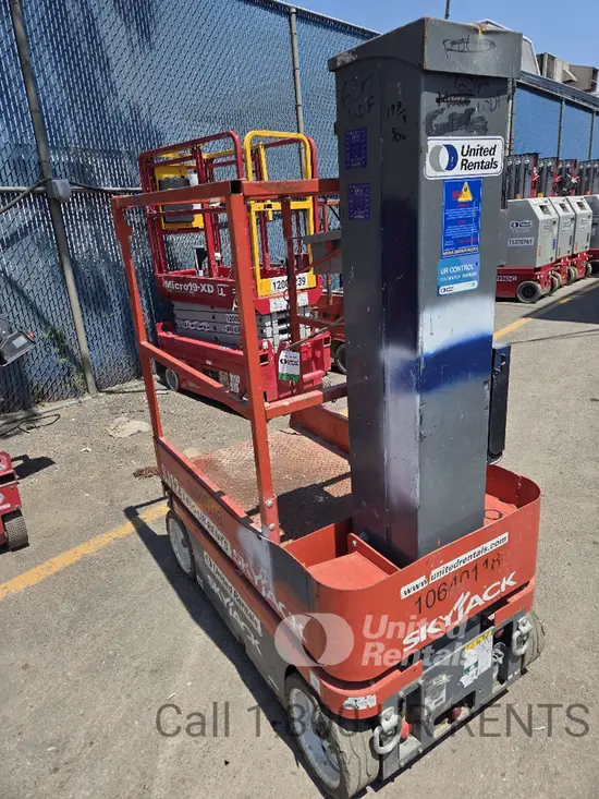2017 Skyjack SJ12 Self-Propelled One-Person Lift