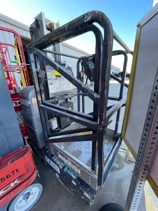 2017 JLG 20MVL Self-Propelled One-Person Lift