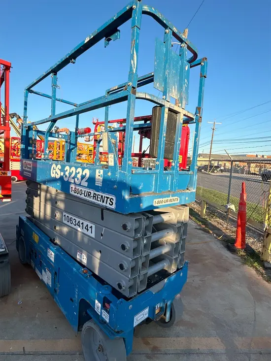 2017 Genie GS-3232 Scissor Lift