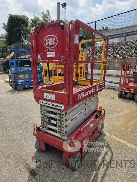 2018 MEC MICRO 19 Scissor Lift