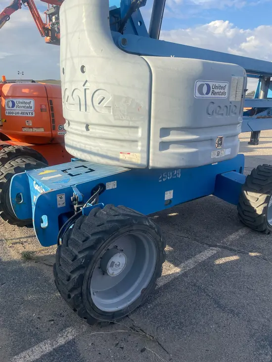 2013 Genie Z-60/34 Articulating Boom Lift