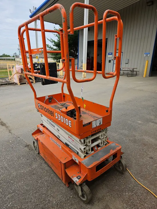 2019 Snorkel S3010E Scissor Lift