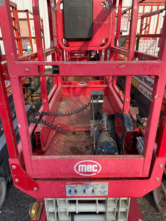 2018 MEC 1330SE Scissor Lift