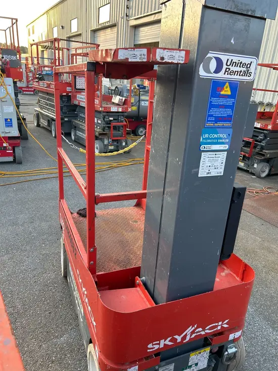 2016 Skyjack SJ12 Self-Propelled One-Person Lift