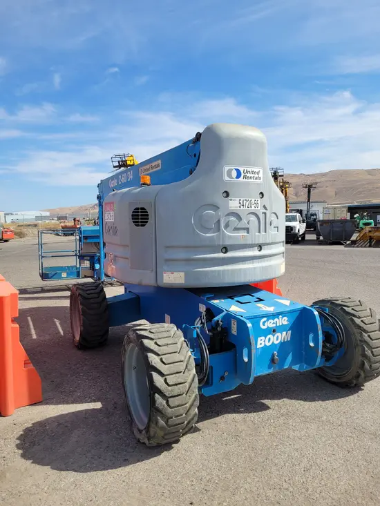 2013 Genie Z-60/34 Articulating Boom Lift