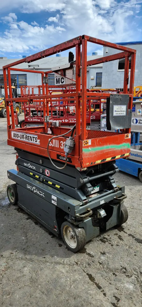 2017 Skyjack SJIII3219 Scissor Lift