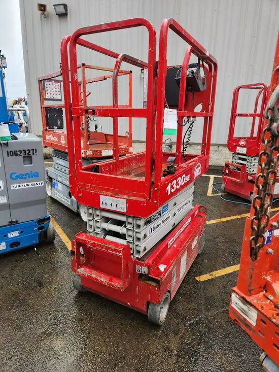 2017 MEC 1330SE Scissor Lift