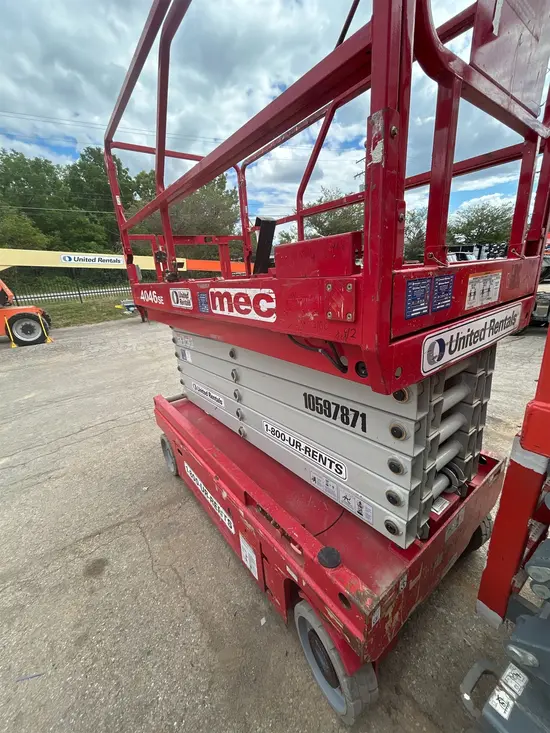 2017 MEC 4046SE Scissor Lift