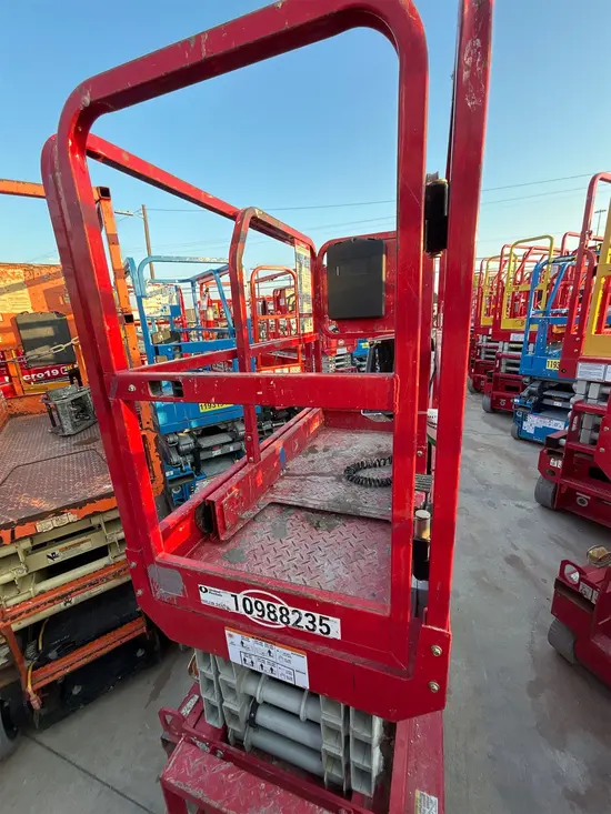 2019 MEC 1330SE Scissor Lift