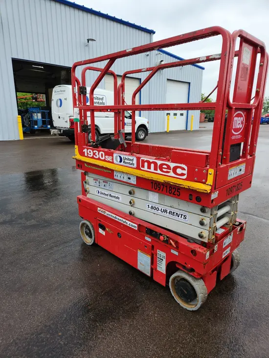 2019 MEC 1930SE Scissor Lift