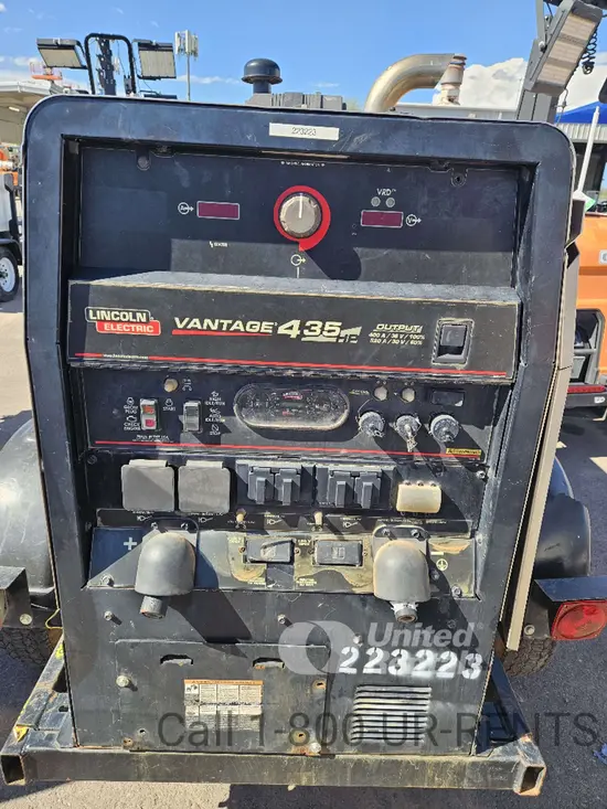 2019 Lincoln Electric VANTAGE 435 Welder