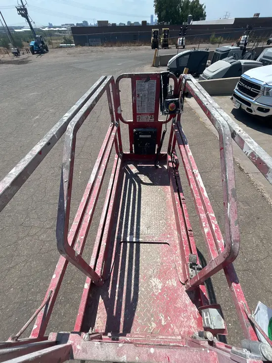 2019 MEC 1930SE Scissor Lift