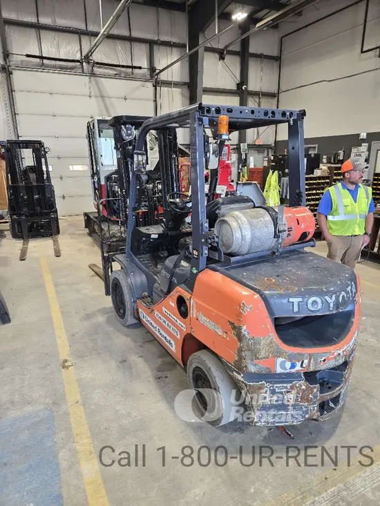 2019 Toyota 8FGU30 Warehouse Forklift