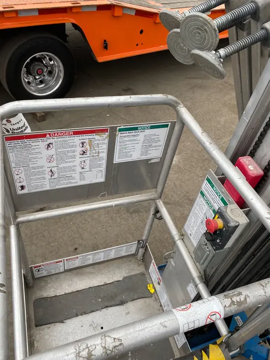 2018 Genie AWP-30S Pusharound Lift