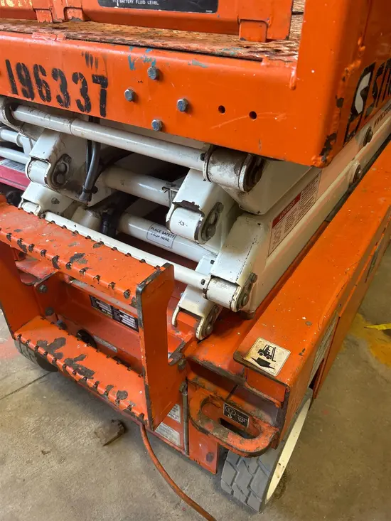 2017 Snorkel S3219E Scissor Lift
