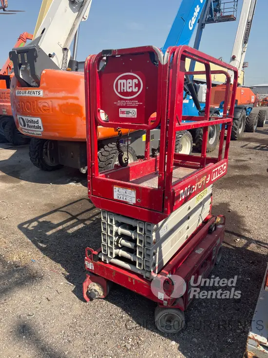 2018 MEC MICRO 19 Scissor Lift